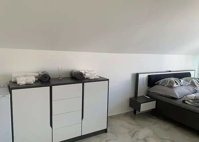 Sunset בית הארחה ולנצה